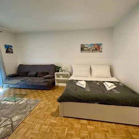 Clara Apartment