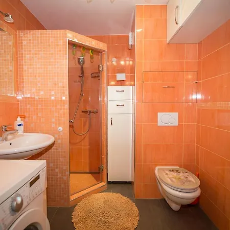 Clara Apartment